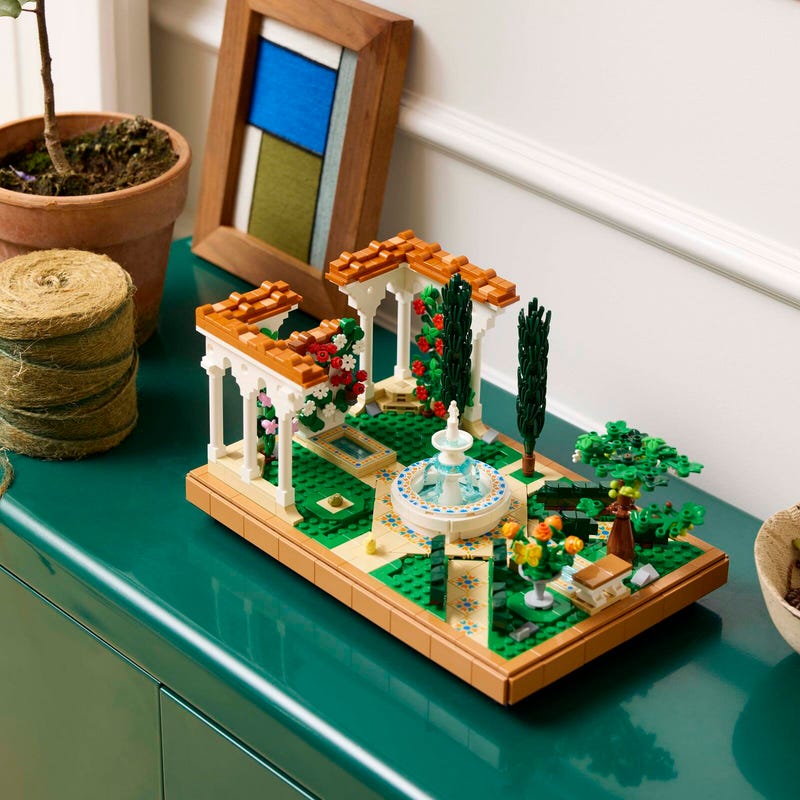 LEGO Fountain Garden Set 10359