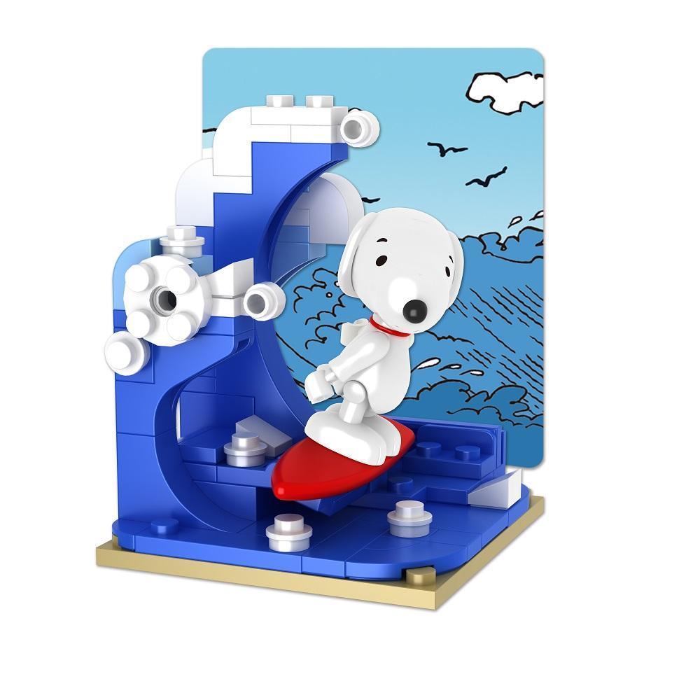 Bluebrixx Snoopy surfing on the beach Set 107354