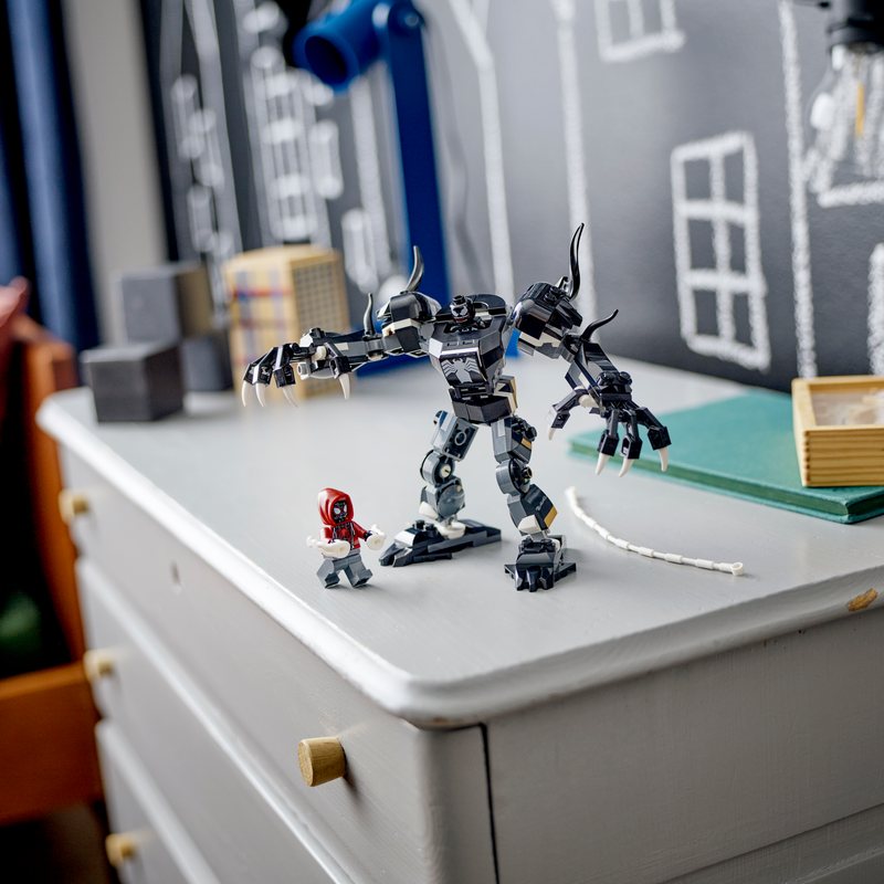LEGO M;arvel Venom Mech Armor vs. Miles Morales Set 76276