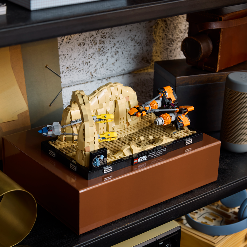 LEGO Star Wars Mos Espa Podrace™ Diorama Set 75380